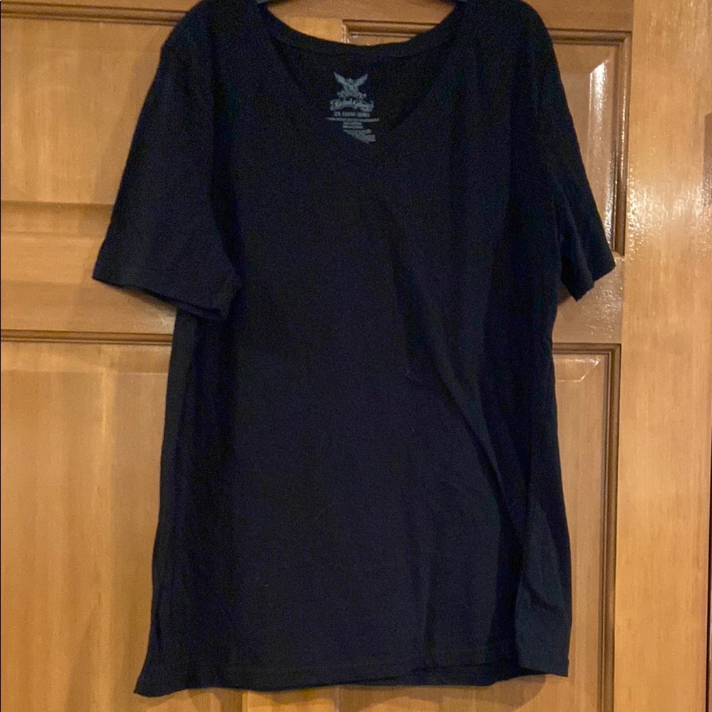 EUC! Women’s size 2X, Faded Glory Black V-Neck Short Sleeve Tee!